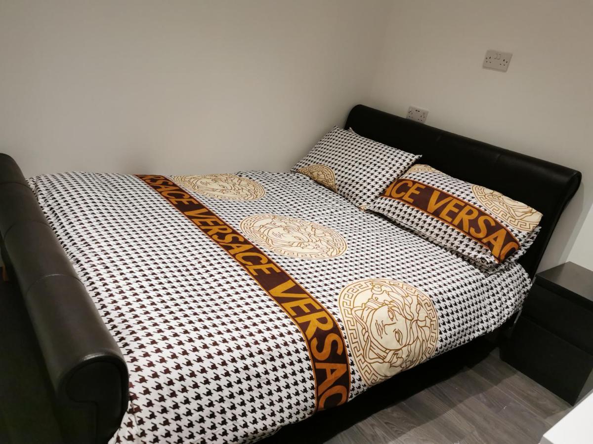 Studio Self Contained Double Bedroom Londen Buitenkant foto